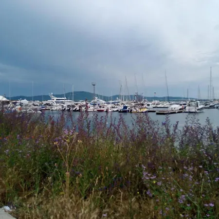 Private Flat By Seaside - Santa Marina-